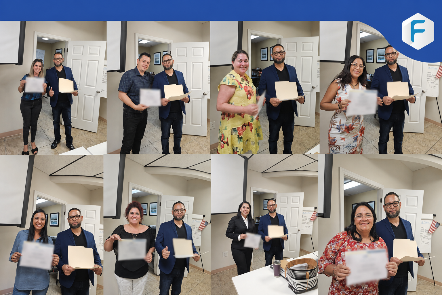 Grupo de estudiantes de una promoción anterior recibiendo certificados con información protegida