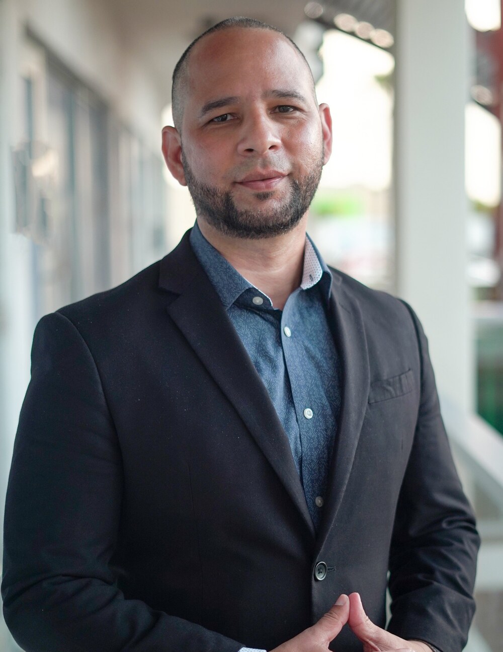 Profesor Mario Fornaris, instructor del curso presencial de impuestos